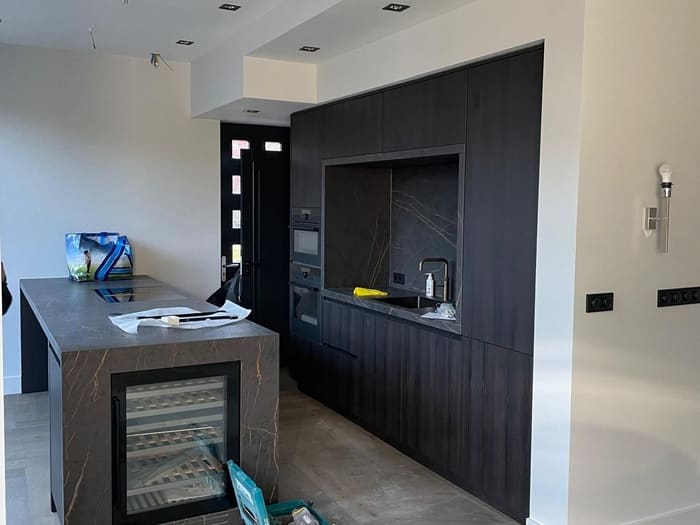 Modern dark kitchen, Den Haag